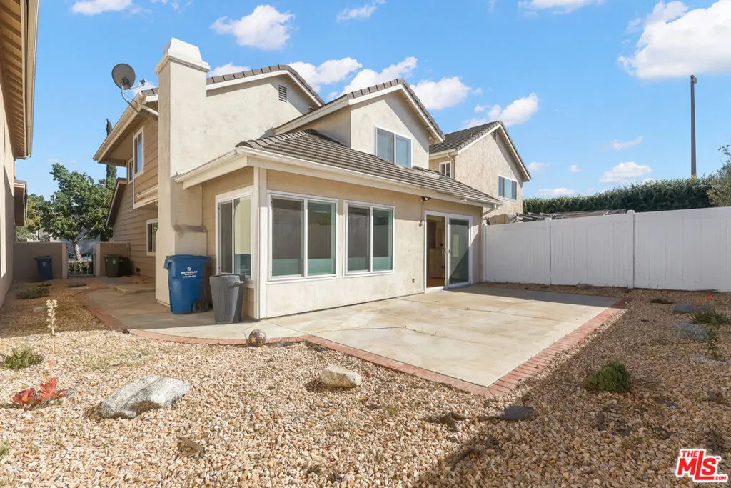 8821 Penridge Place, Inglewood, California 90305 home-pic-16