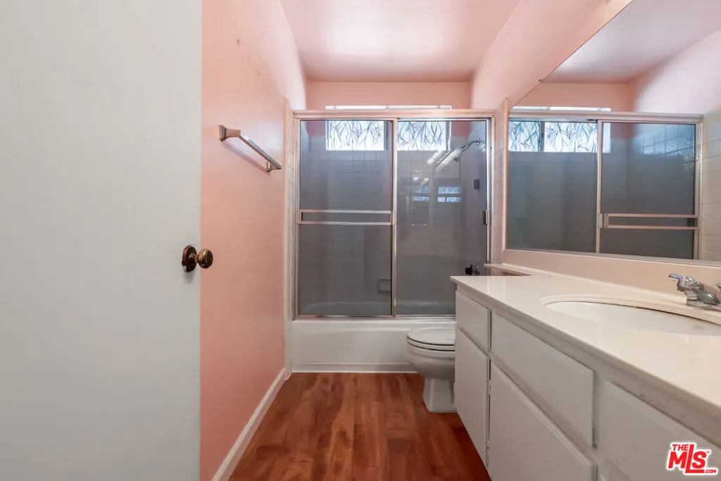 8821 Penridge Place, Inglewood, California 90305 home-pic-26