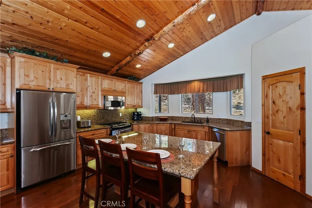 43336 Shasta Road, Big Bear Lake, California 92315 home-pic-9