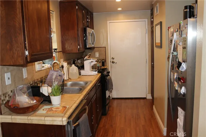 6431 Cleon Ave. 5, North Hollywood, California 91606