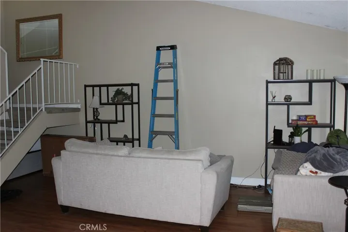 6431 Cleon Ave. 5, North Hollywood, California 91606