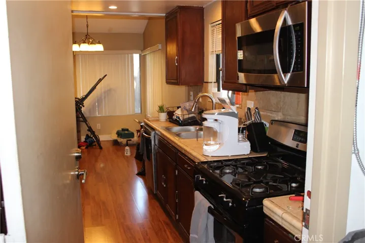 6431 Cleon Ave. 5, North Hollywood, California 91606