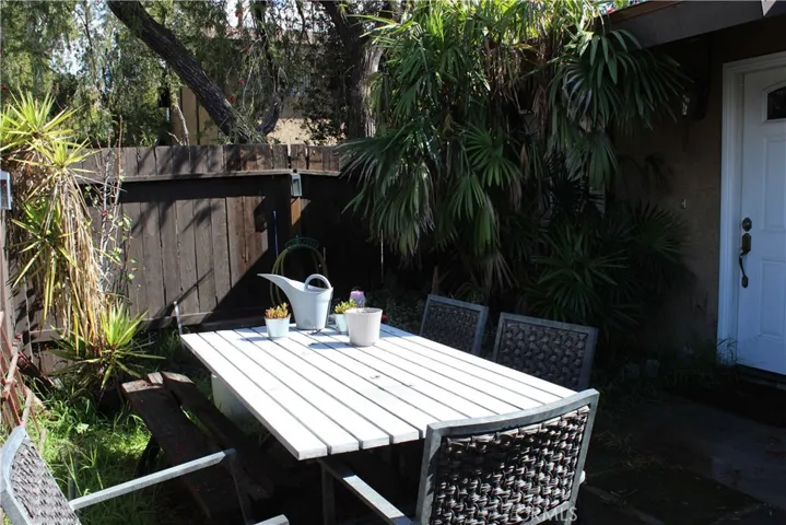 6431 Cleon Ave. 5, North Hollywood, California 91606