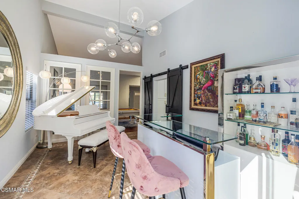 12610 Hillside Drive, Moorpark, California 93021 home-pic-10