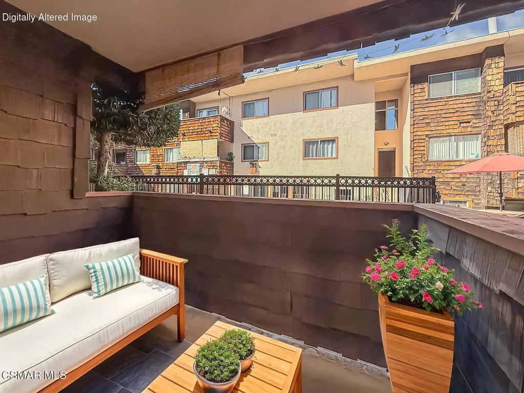 5349 Newcastle Avenue 28, Encino, California 91316 home-pic-18