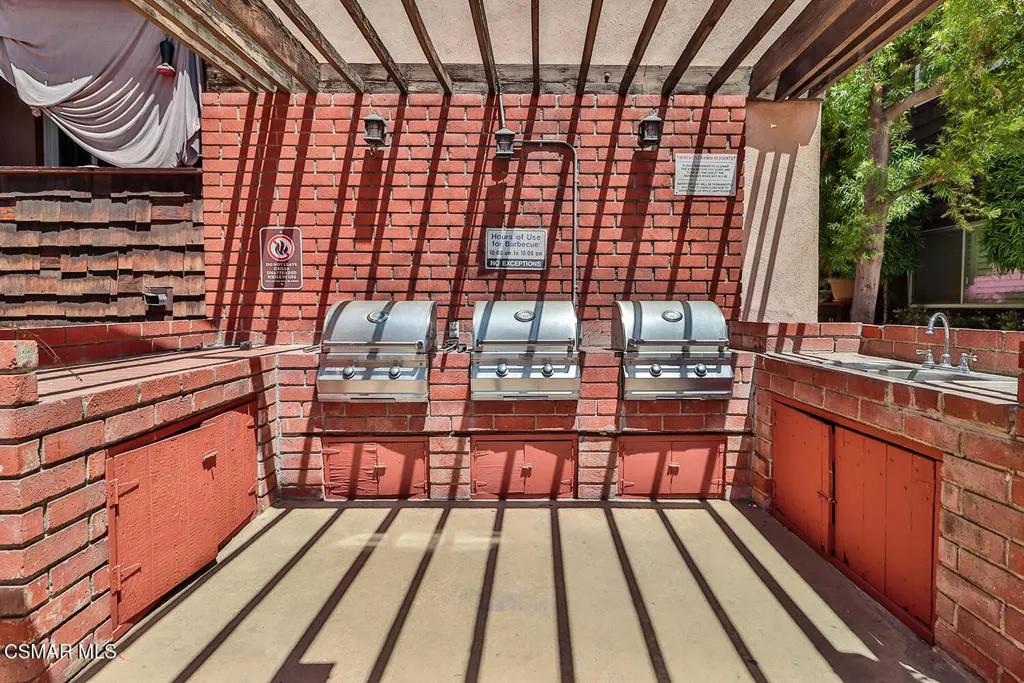 5349 Newcastle Avenue 28, Encino, California 91316 home-pic-24