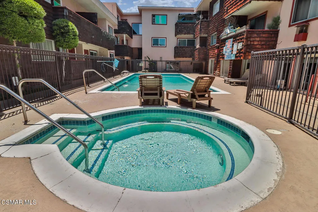 5349 Newcastle Avenue 28, Encino, California 91316 home-pic-22