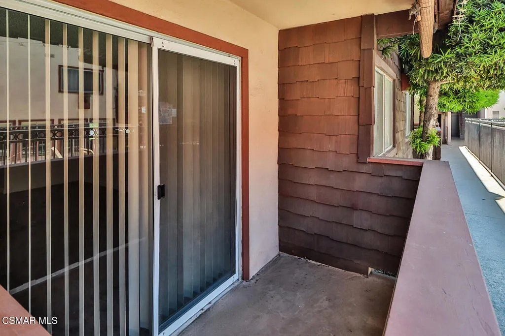 5349 Newcastle Avenue 28, Encino, California 91316 home-pic-19
