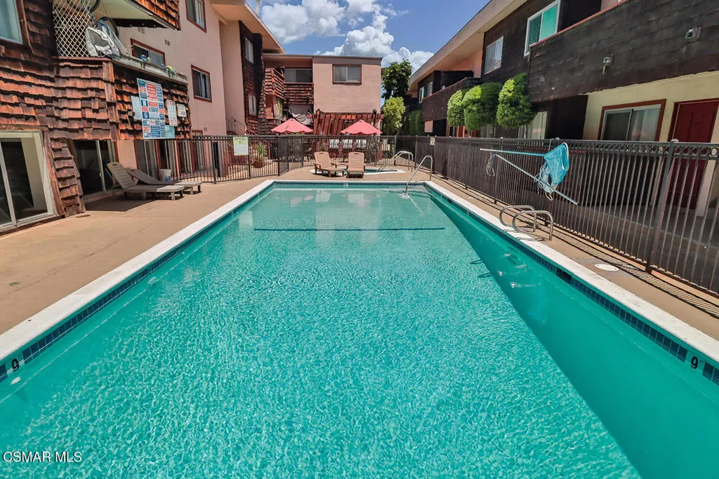 5349 Newcastle Avenue 28, Encino, California 91316 home-pic-23
