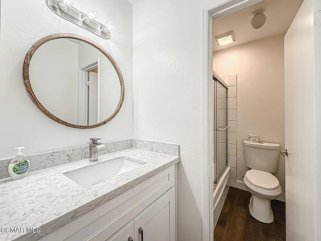 5349 Newcastle Avenue 28, Encino, California 91316 home-pic-17