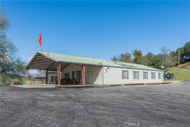 The community clubhouse available for members bbq and moree