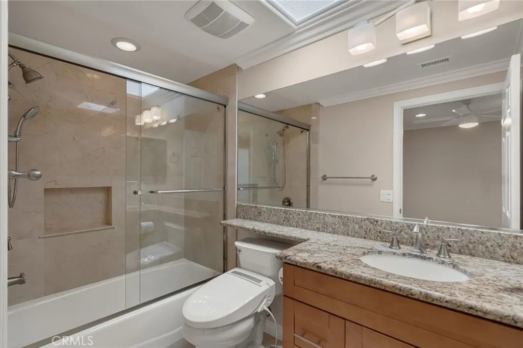 27 Avenida Castilla D, Laguna Woods, California 92637 home-pic-24
