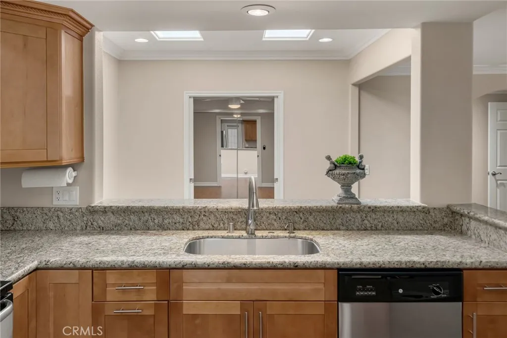 27 Avenida Castilla D, Laguna Woods, California 92637 home-pic-16