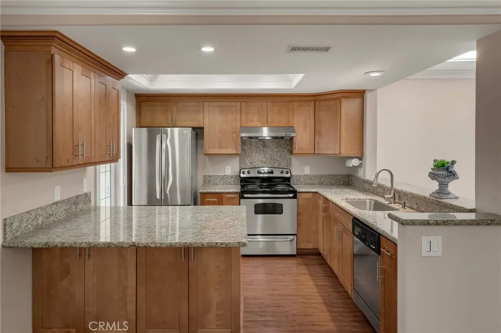 27 Avenida Castilla D, Laguna Woods, California 92637 home-pic-11