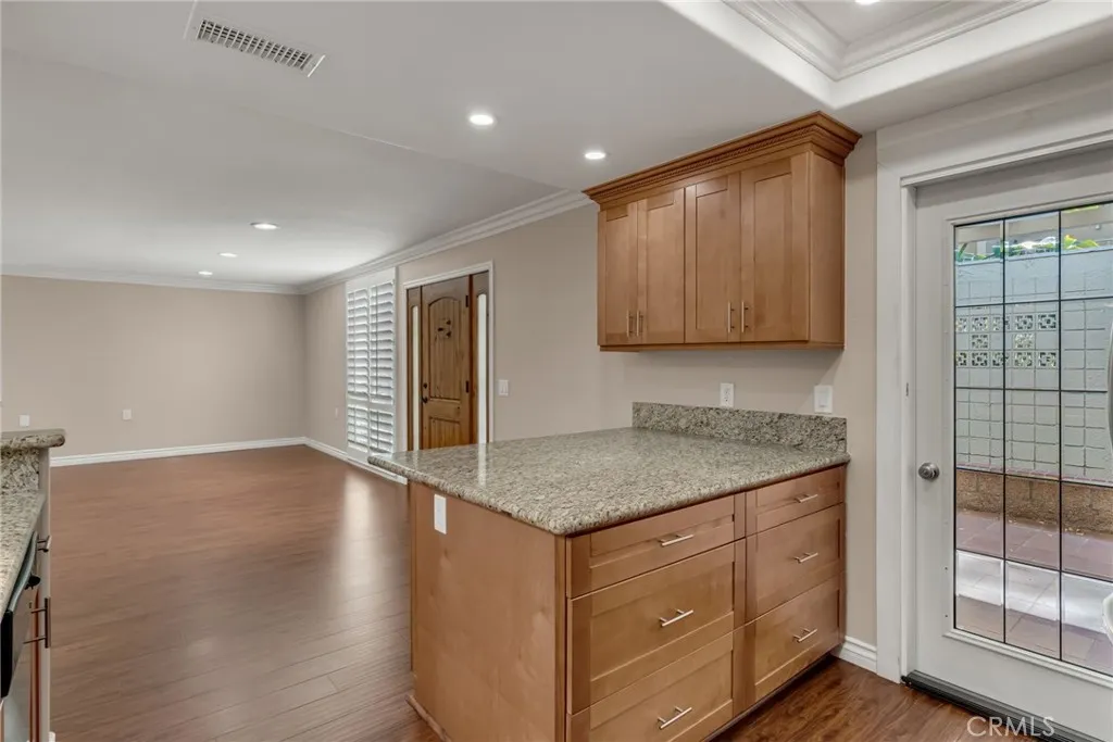 27 Avenida Castilla D, Laguna Woods, California 92637 home-pic-18