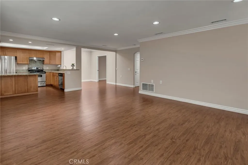 27 Avenida Castilla D, Laguna Woods, California 92637 home-pic-10