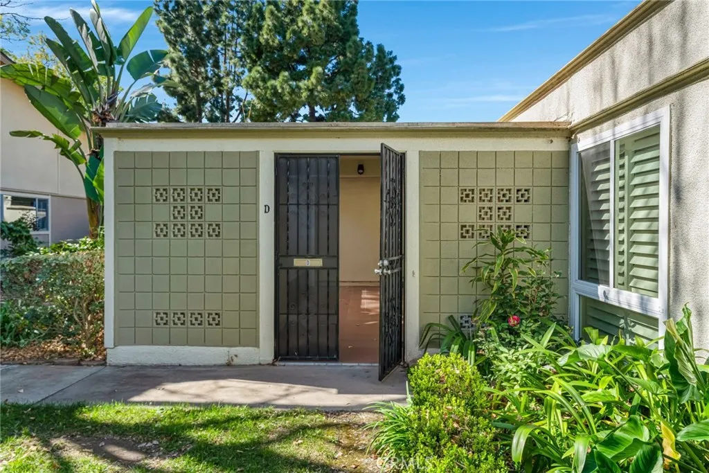 27 Avenida Castilla D, Laguna Woods, California 92637 home-pic-2