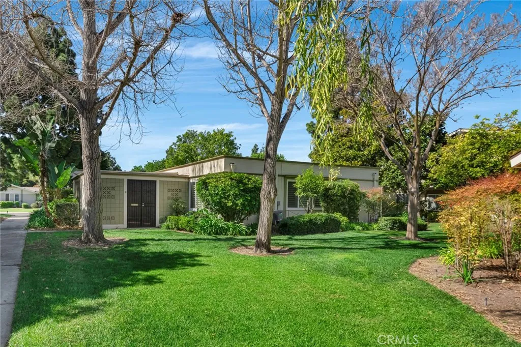 27 Avenida Castilla D, Laguna Woods, California 92637 home-pic-42