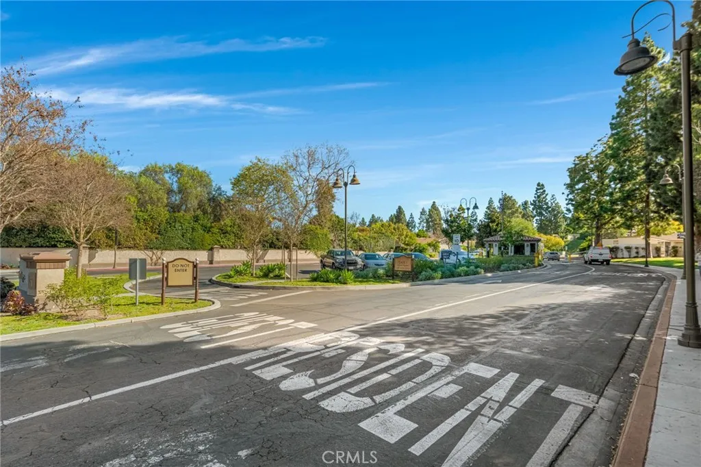 27 Avenida Castilla D, Laguna Woods, California 92637 home-pic-37