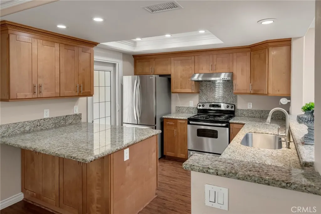 27 Avenida Castilla D, Laguna Woods, California 92637 home-pic-12