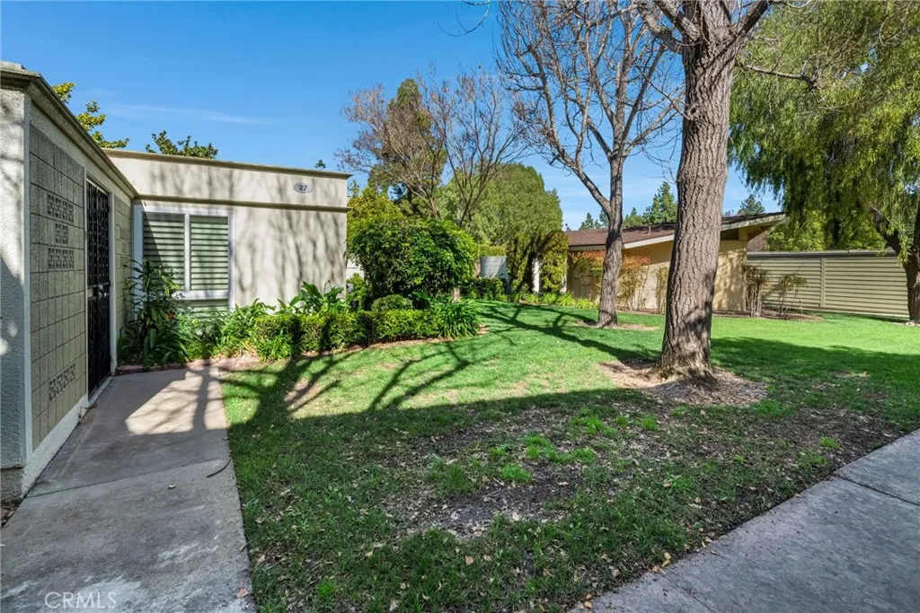 27 Avenida Castilla D, Laguna Woods, California 92637 home-pic-40