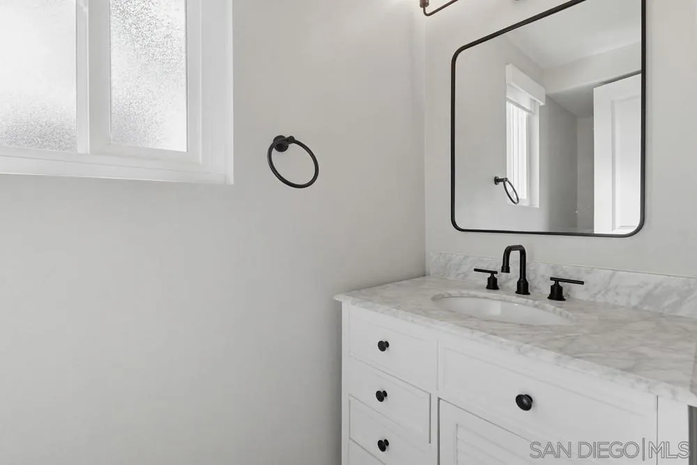 5516 Caminito Roberto, San Diego, California 92111 home-pic-14