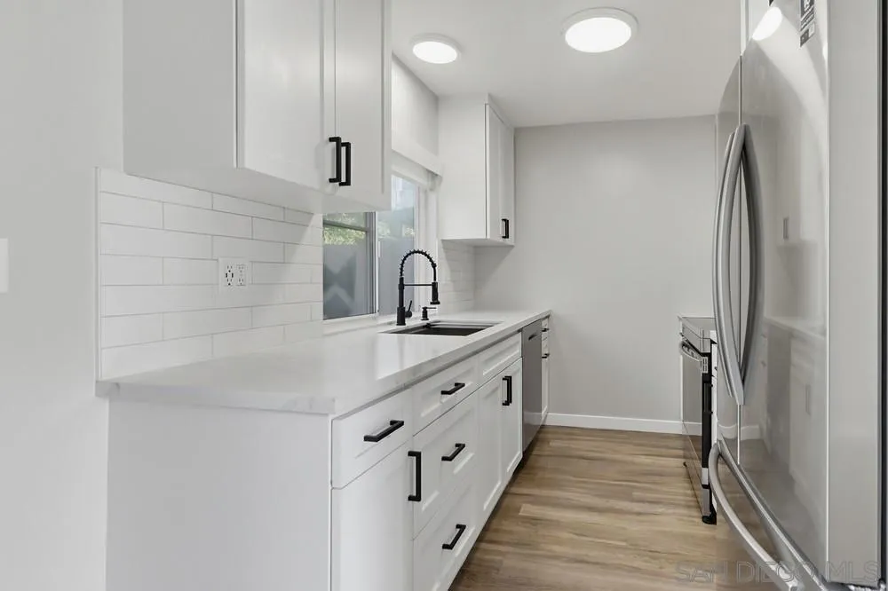 5516 Caminito Roberto, San Diego, California 92111 home-pic-10