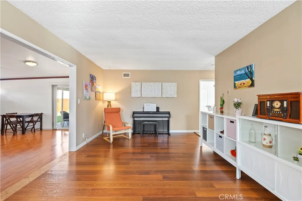 11681 Daniel Avenue, Garden Grove, California 92840 home-pic-4