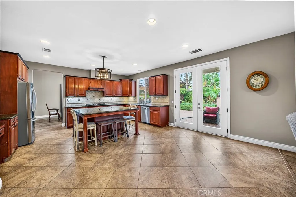43898 Carentan Drive, Temecula, California 92592 home-pic-19