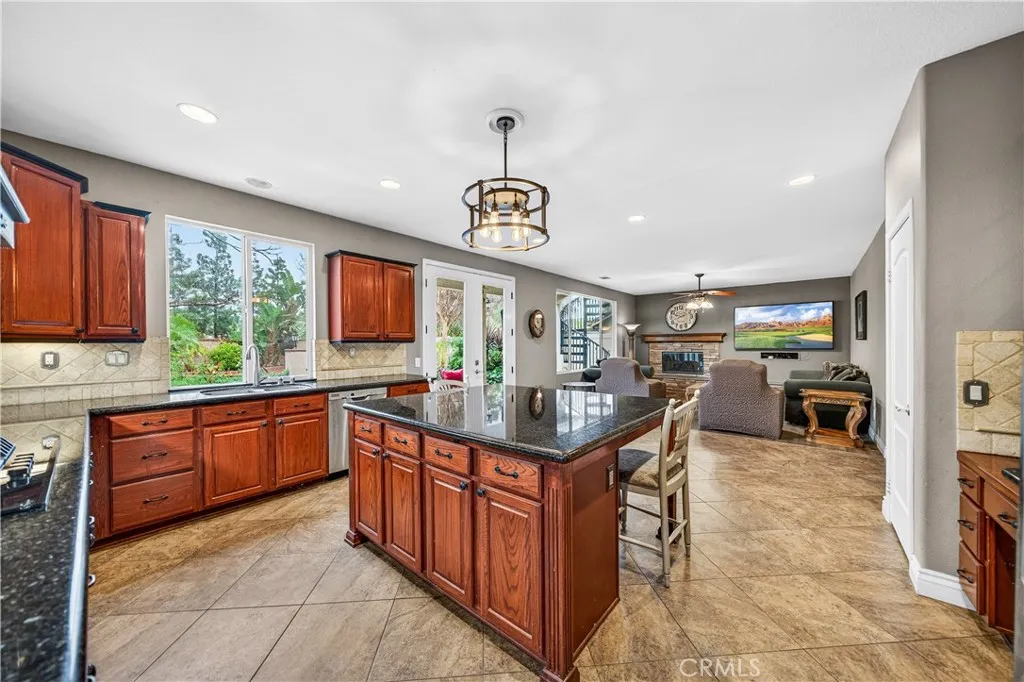 43898 Carentan Drive, Temecula, California 92592 home-pic-15