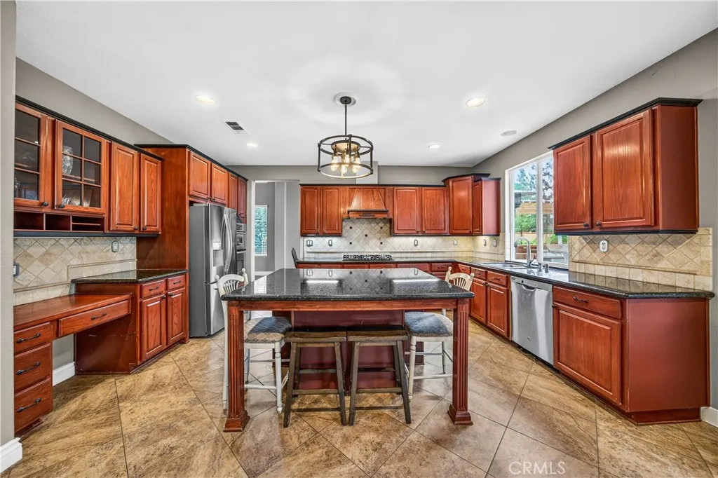 43898 Carentan Drive, Temecula, California 92592 home-pic-18