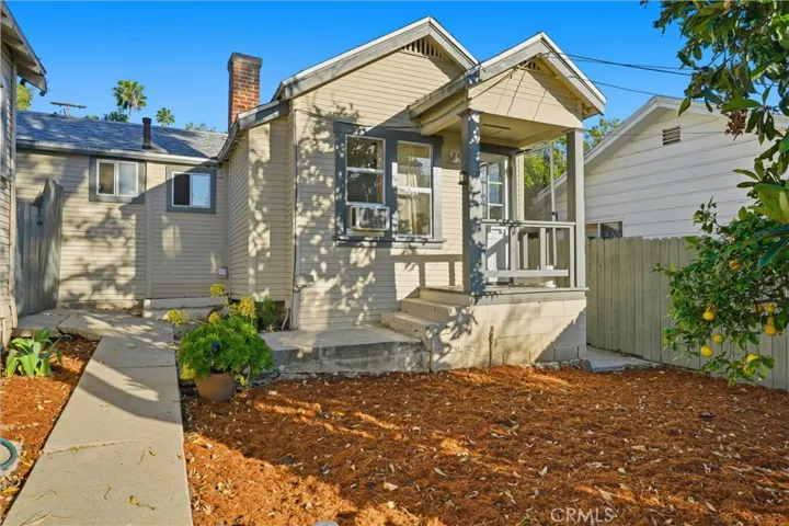 1406 Manzanita, Los Angeles, California 90027