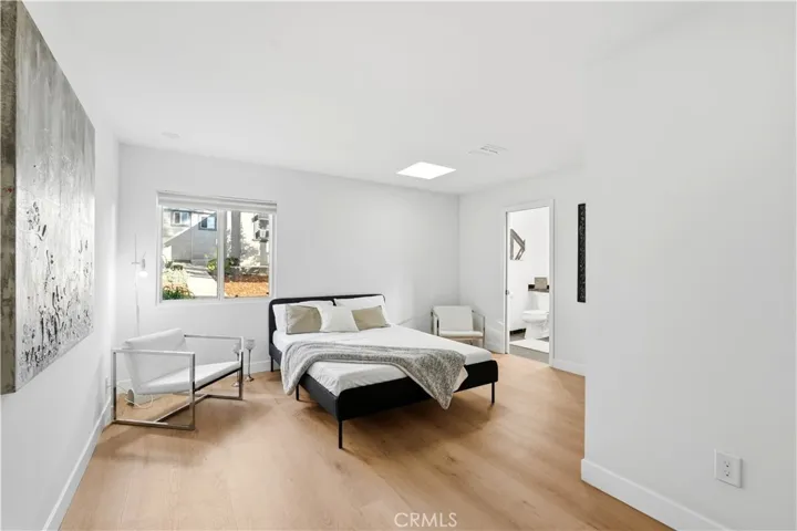 1406 Manzanita, Los Angeles, California 90027