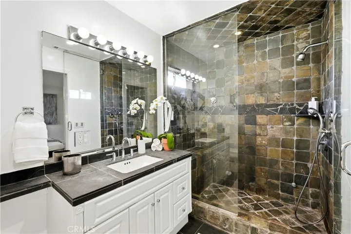 1406 Manzanita, Los Angeles, California 90027
