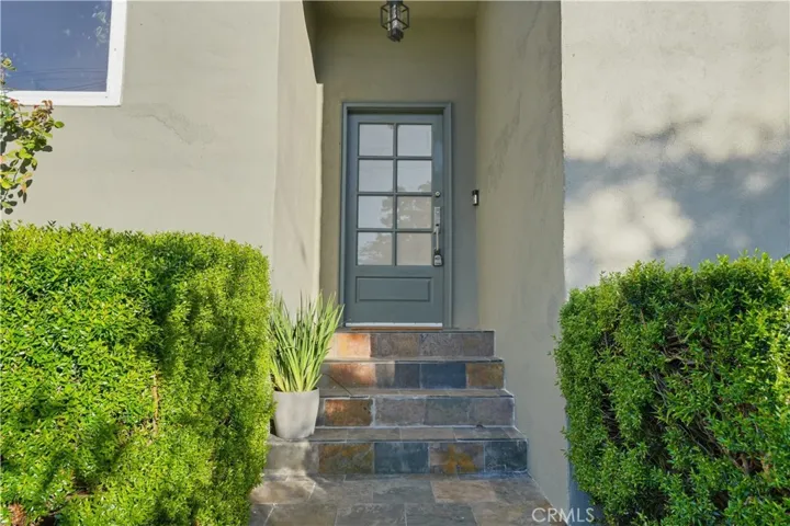 1406 Manzanita, Los Angeles, California 90027