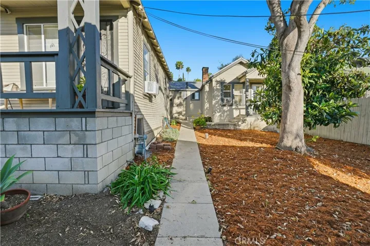 1406 Manzanita, Los Angeles, California 90027