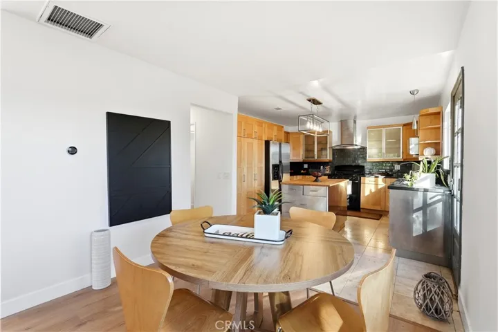 1406 Manzanita, Los Angeles, California 90027