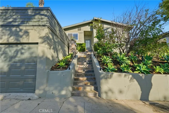 1406 Manzanita, Los Angeles, California 90027