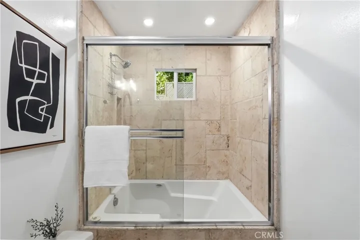1406 Manzanita, Los Angeles, California 90027