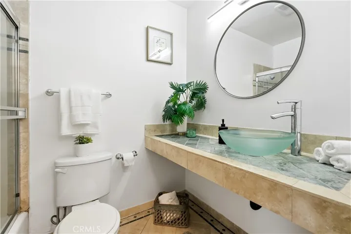 1406 Manzanita, Los Angeles, California 90027