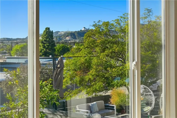 1406 Manzanita, Los Angeles, California 90027