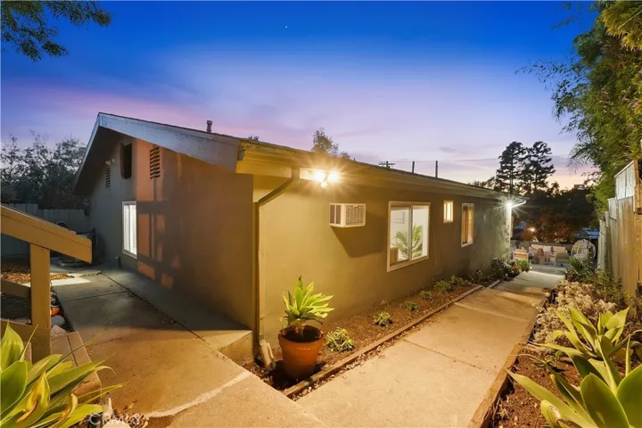 1406 Manzanita, Los Angeles, California 90027