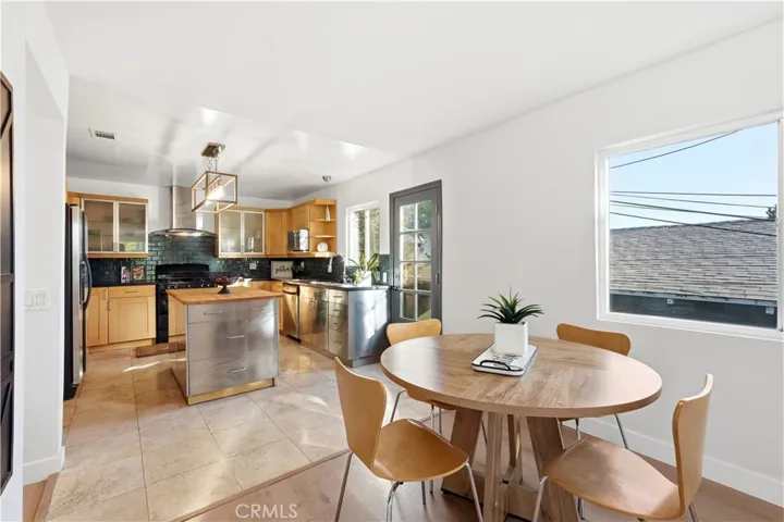 1406 Manzanita, Los Angeles, California 90027