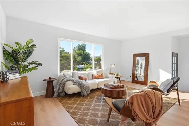 1406 Manzanita, Los Angeles, California 90027