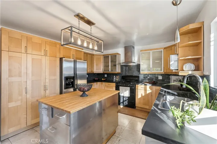1406 Manzanita, Los Angeles, California 90027
