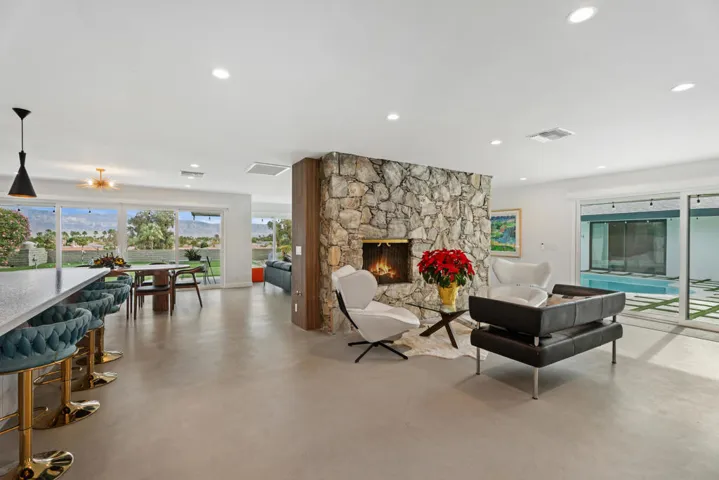 5_11618184_175320_175320-EI-105