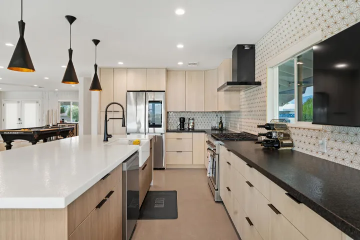 10_11618194_175320_175320-EI-110