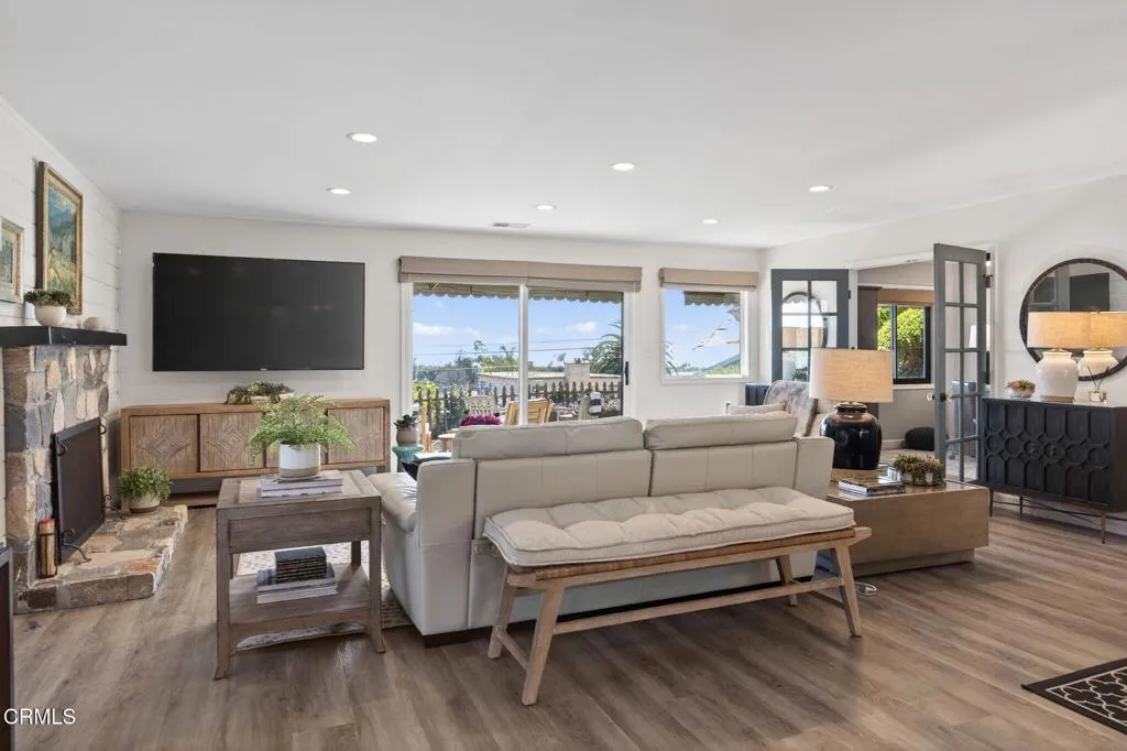 2456 Sherwood Drive, Ventura, California 93001 home-pic-13