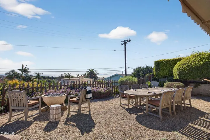 30-web-or-mls-Upmarket Media-2456She094