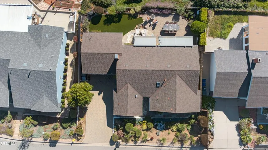 40-web-or-mls-Upmarket Media-2456She-aer